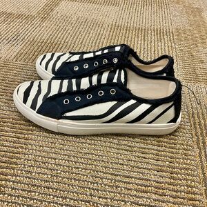 Montana West Womens Slip On Zebra Print Canvas Casual Shoes Sz 9